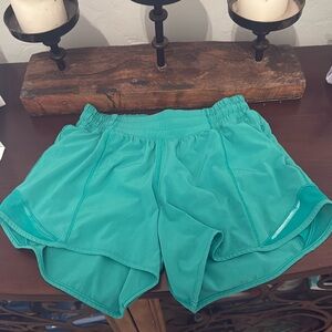 lululemon size 4 hottie hots in kelly green low rise
